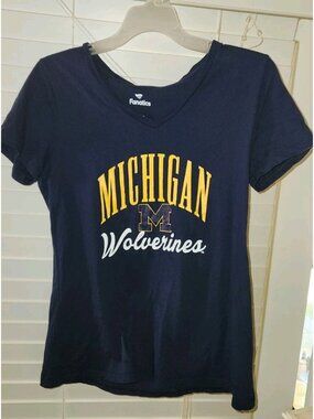 University of Michigan Wolverines Women’s V Neck Shirt Size MEDIUM Navy Blue